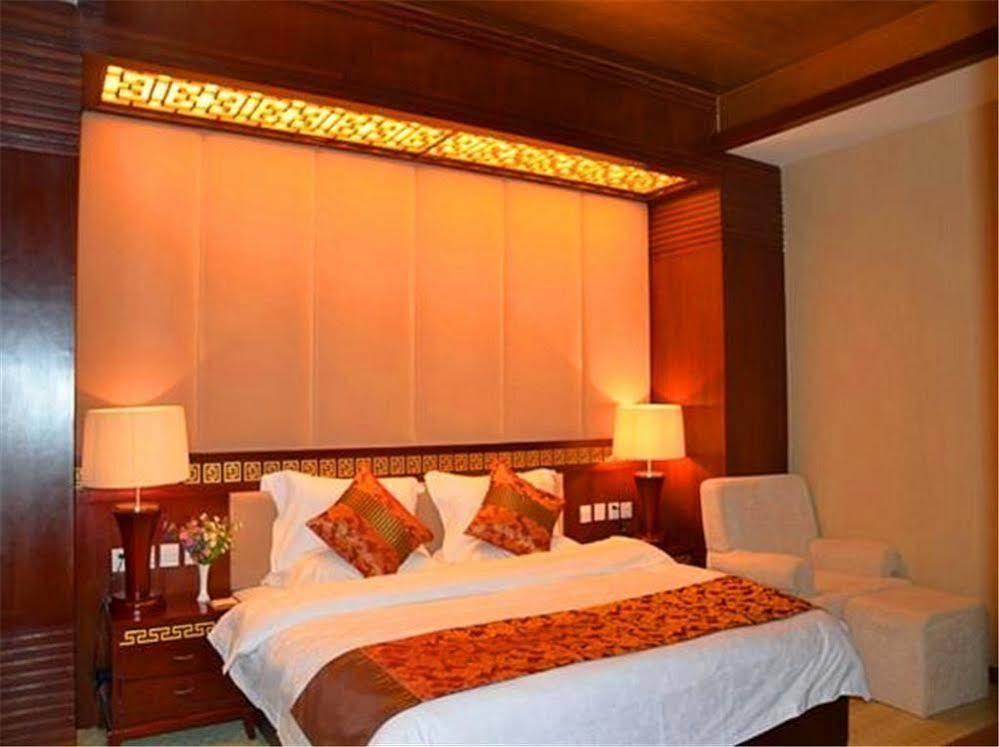 Golden Spring Hotel Lijiang Lijiang  Kamer foto