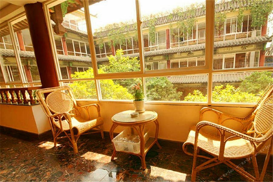 Golden Spring Hotel Lijiang Lijiang  Buitenkant foto